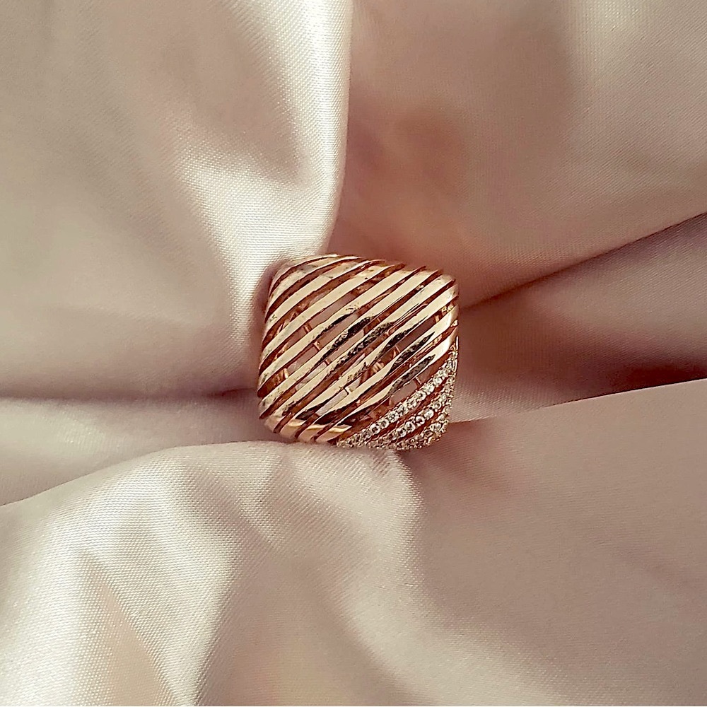 Gorgeous Round Cut Gold Ring with a Squared Front and Crystal Embellishments
